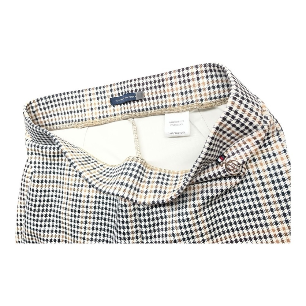 Tommy Hilfiger Plaid pull on skinny leg Trousers in Black, White, and Tan - Picture 2 of 9